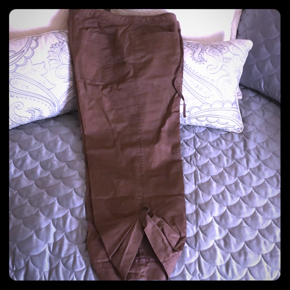 NWOT Tommy Bahama Capri pants, size 8